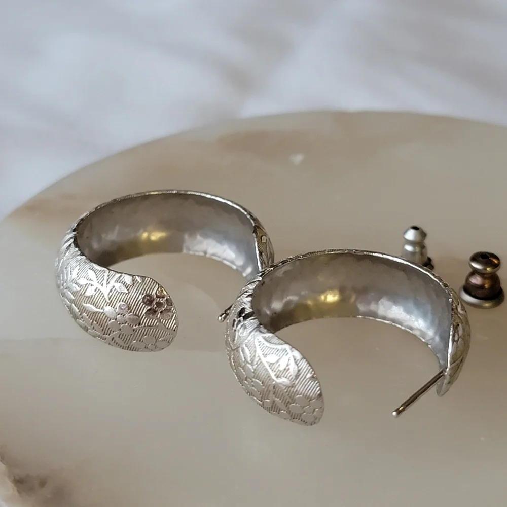 Vintage Floral Embossed Silver Metal Wide Hoop Earrings Gorgeous Jewelry